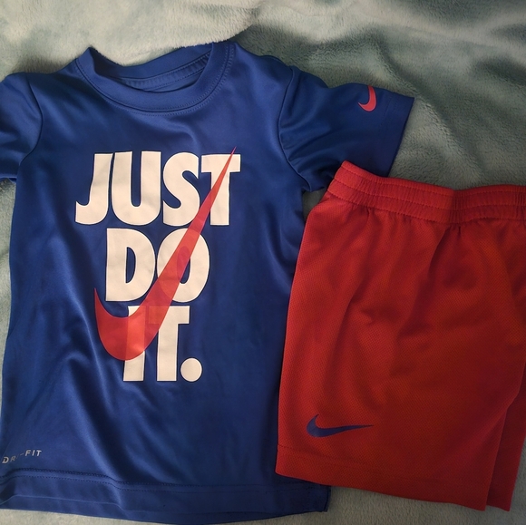Nike Other - Blue and Red Nike Just Do It Set